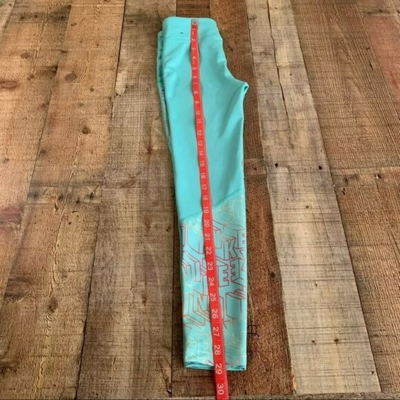 Nike womens size small dri fit mint leggings with nike logo - Picture 10 of 10